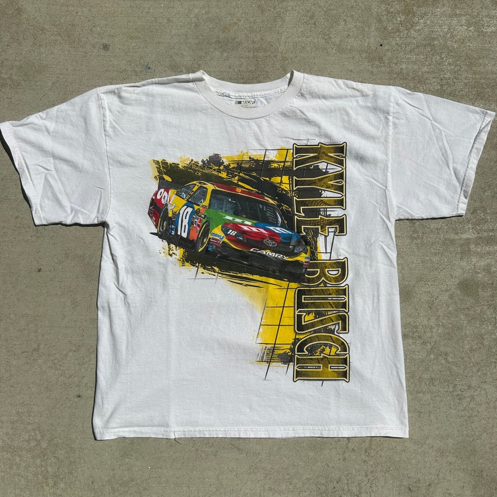 NASCAR Kyle Busch T Shirt XL White Vintage M&Ms Racing 18 Toyota Camry Graphic